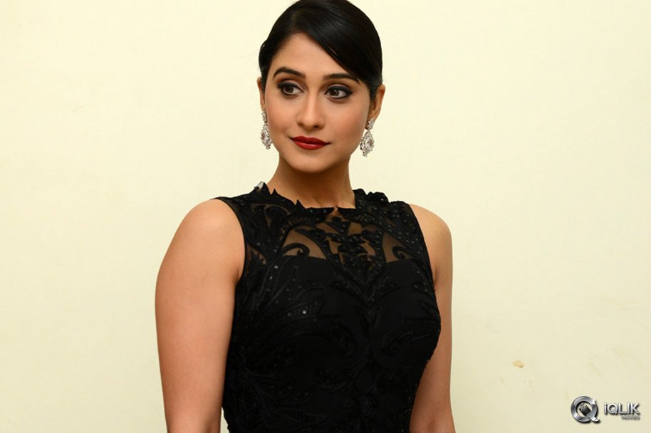 Regina-Cassandra-at-Shaurya-Movie-Audio-Launch